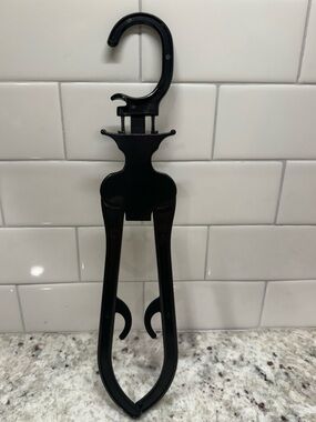 One Second Hanger - As Seen On TV - Expandable In A Second- 12 Hangers (B&W) NIB